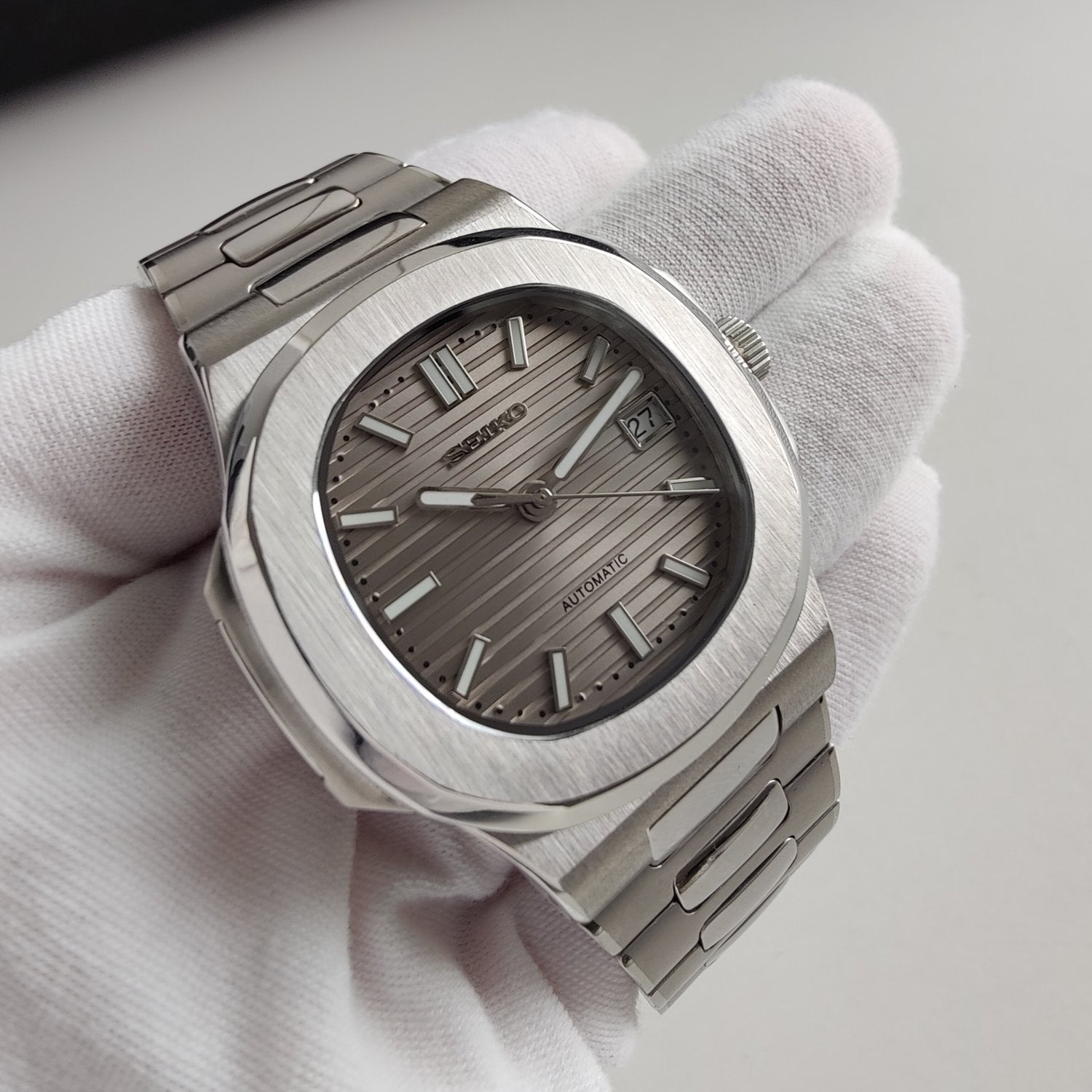 GRAY DIAL