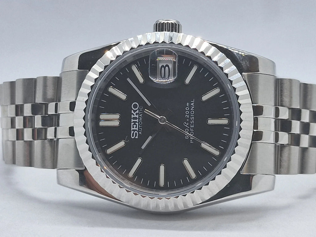 BLACK DIAL