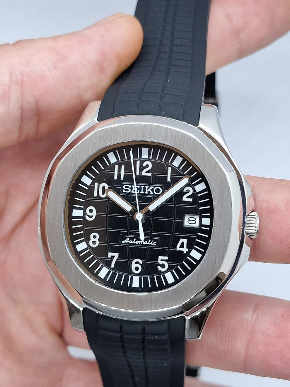 BLACK DIAL