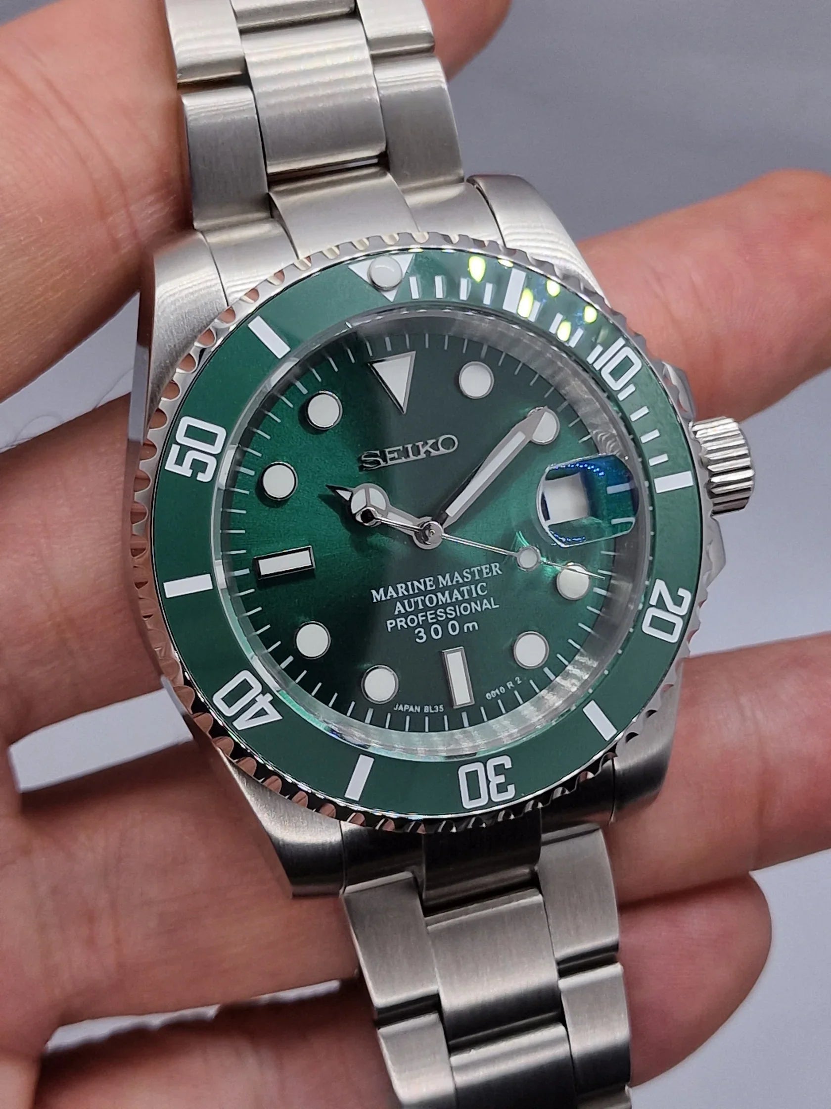 GREEN DIAL