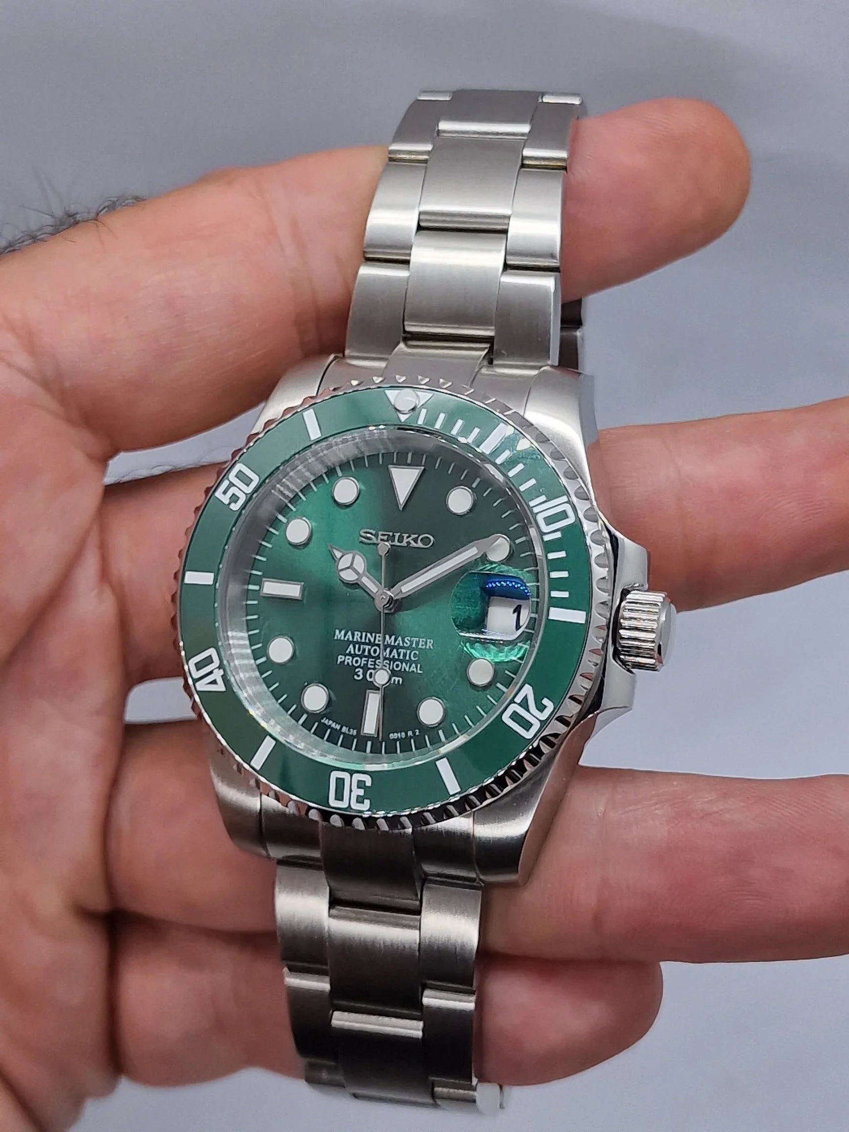 GREEN DIAL