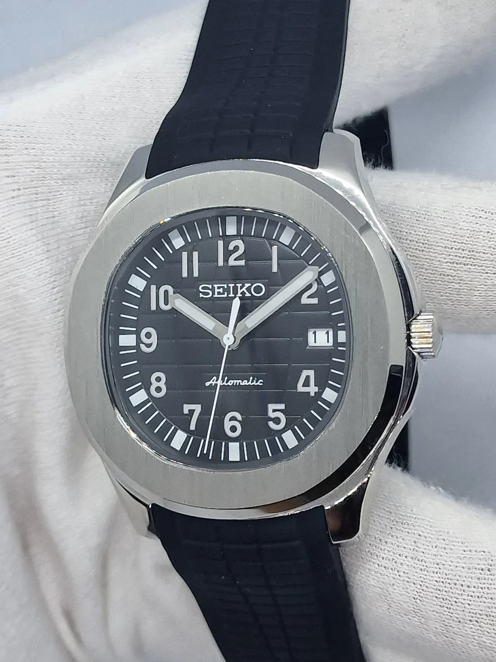 BLACK DIAL
