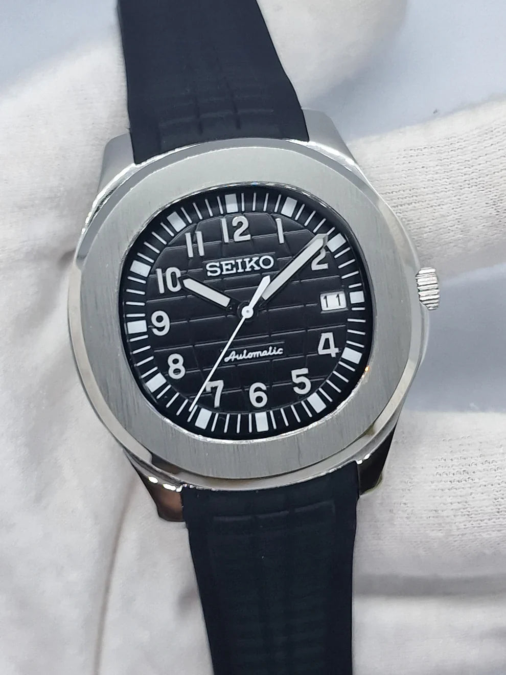 BLACK DIAL