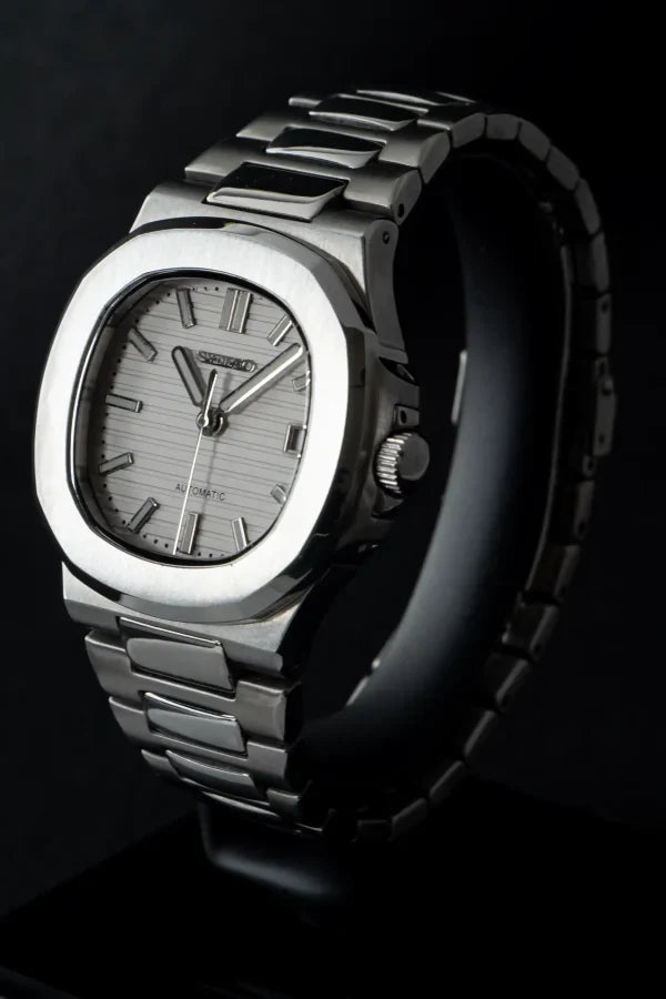 SNOW WHITE DIAL