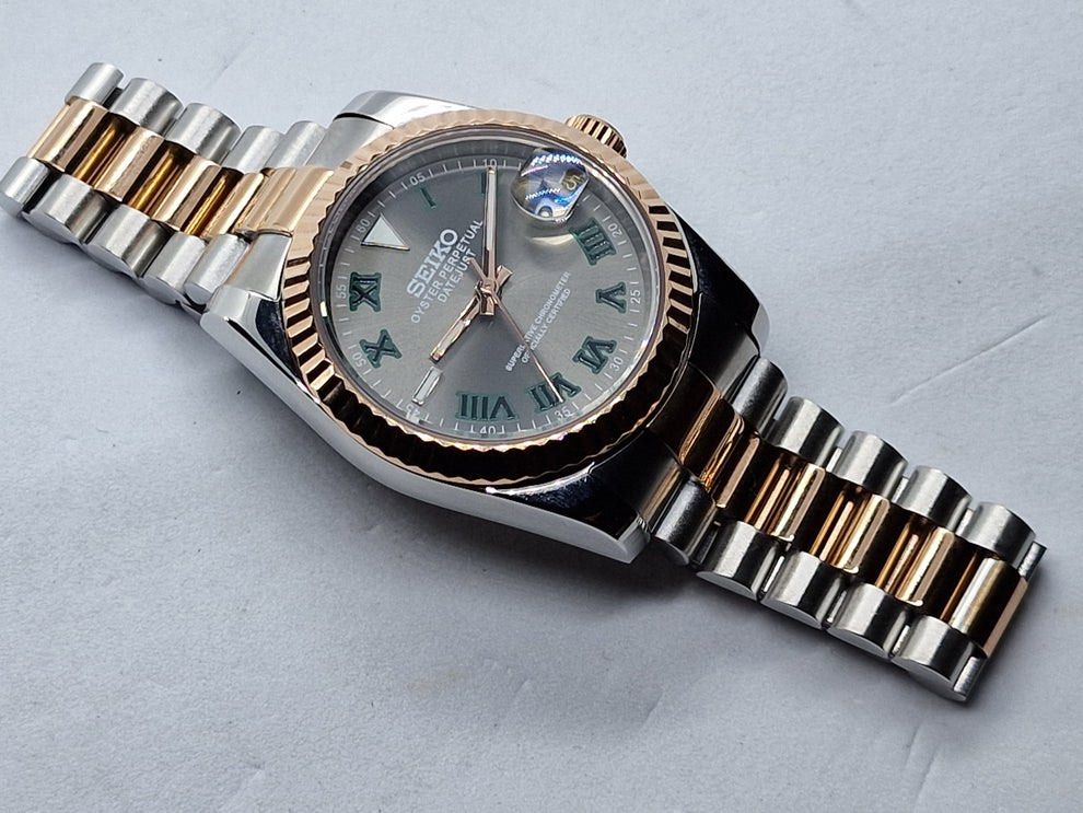 TWO TONE ROMAN DIAL