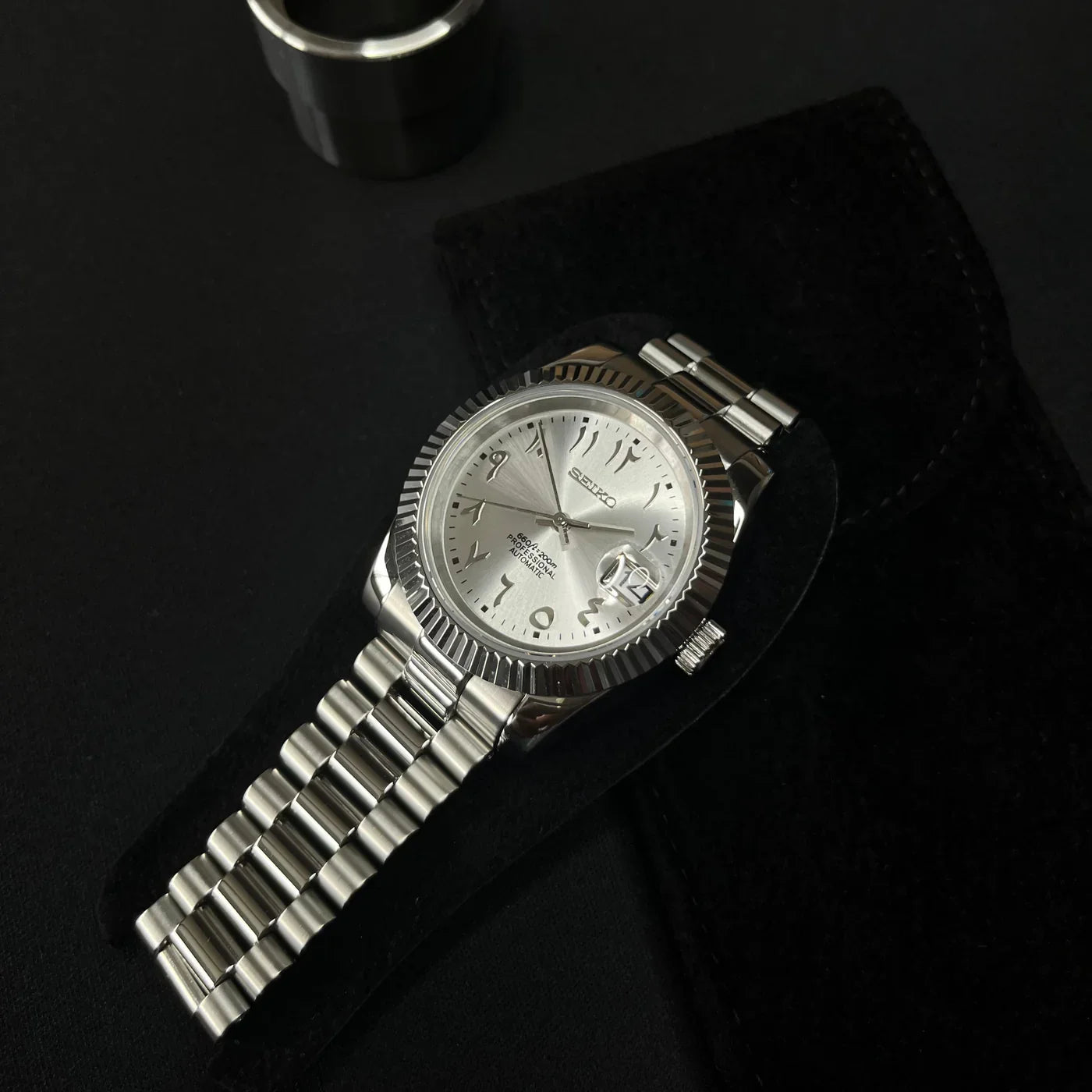 GREY ARABIC DIAL