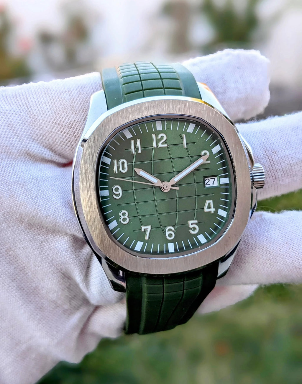 GREEN DIAL & STRAP GLOW IN THE DARK